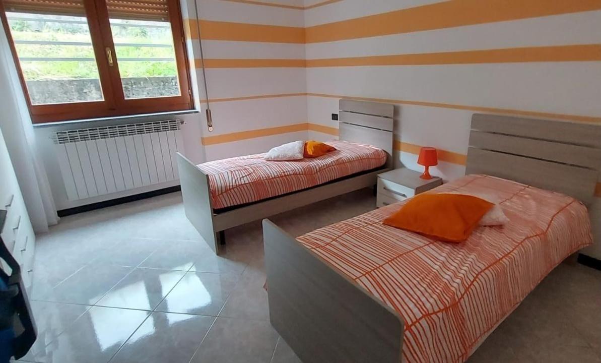 Casa T.U.A. Apartman Sale Marasino Kültér fotó